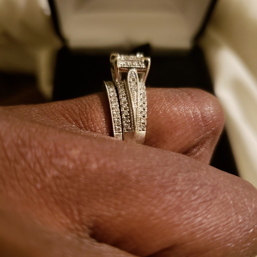 Ring - Picture 3 of 3